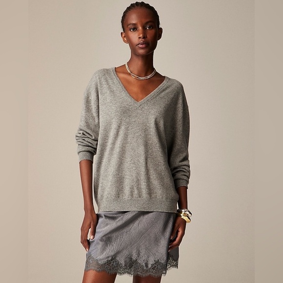 J Crew Cashmere relaxed V-neck sweater
Item BA394 - Picture 1 of 5